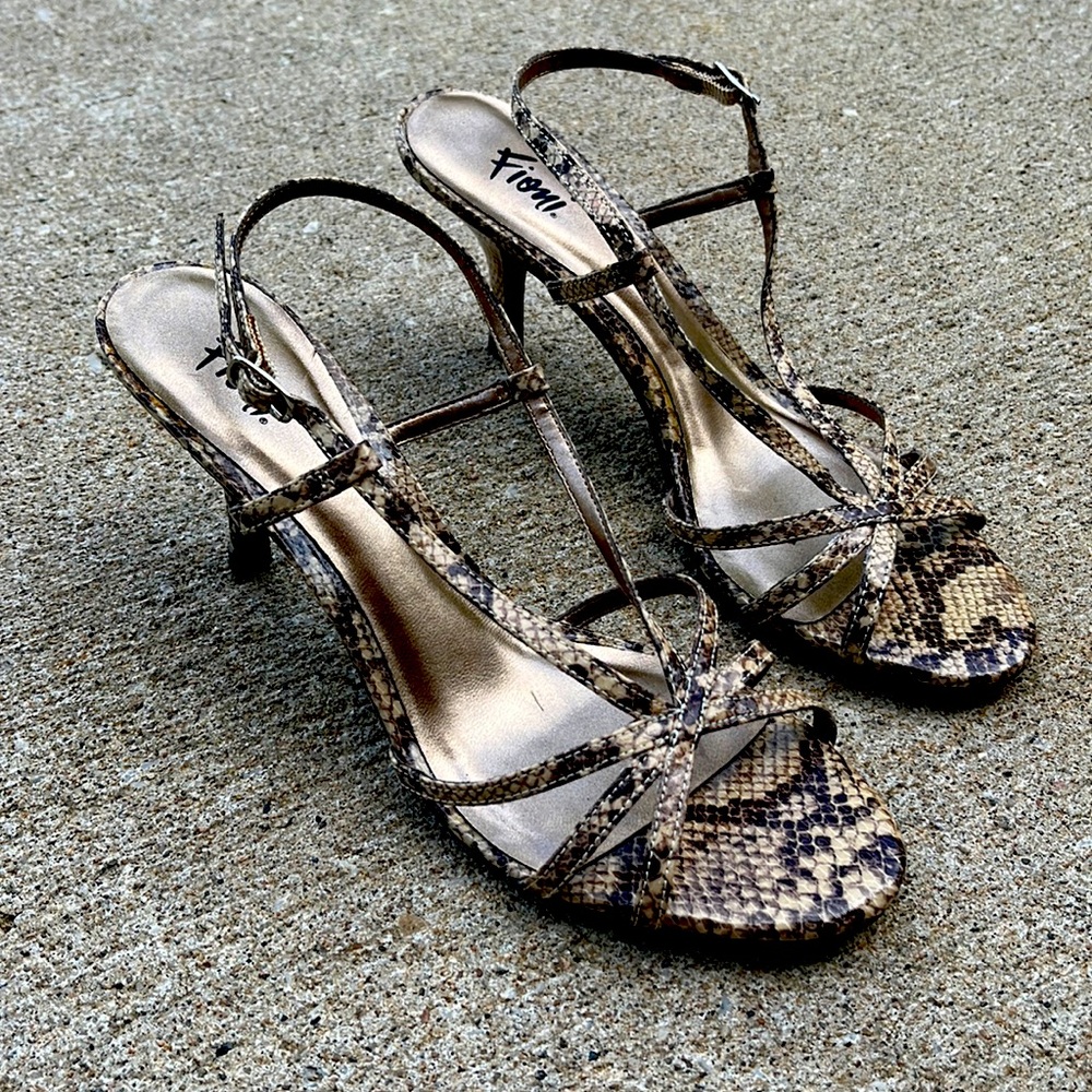 Brand new Fiona strappy stilettos heels rattlesnake sling-backs brown gold size8